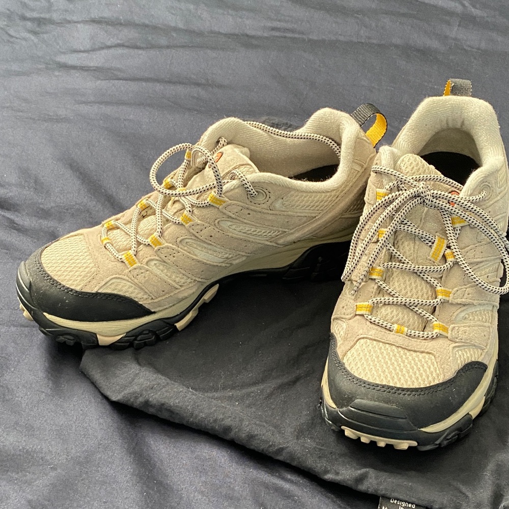 Merrell Moab Tan and Black Outdoor Shoes - Picture 7 of 9